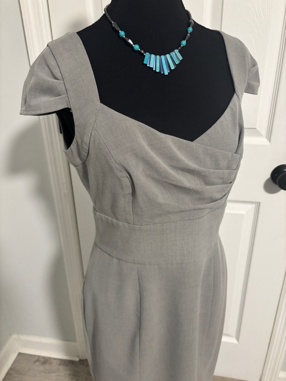 Calvin Klein Gray Sheath Dress Cap Sleeve Pleated Bust Work Office Small - Picture 5 of 7